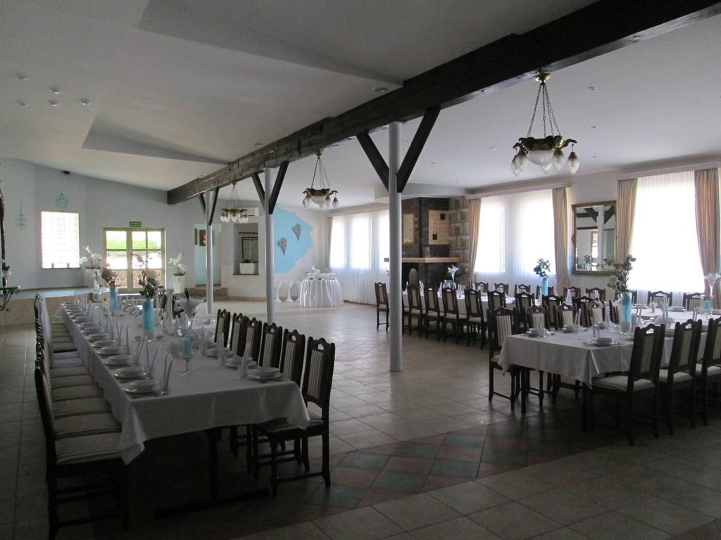 Magnat Hotel Restauracja 布罗德尼察 外观 照片