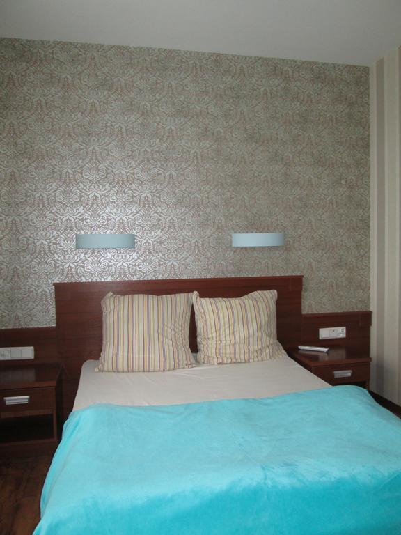 Magnat Hotel Restauracja 布罗德尼察 客房 照片
