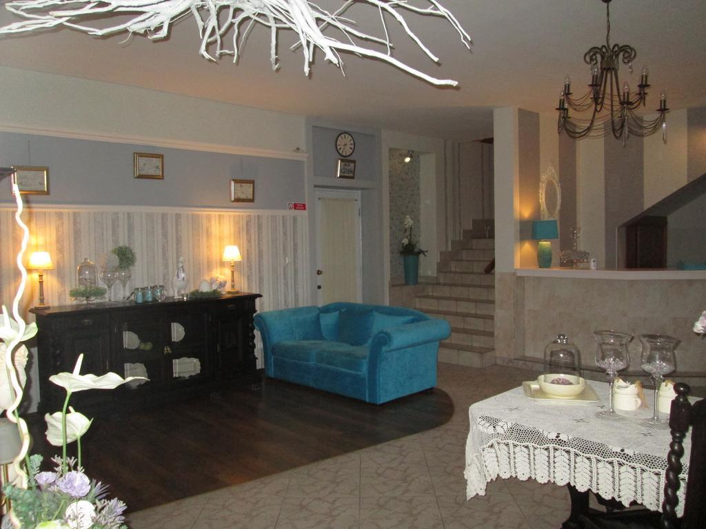 Magnat Hotel Restauracja 布罗德尼察 外观 照片